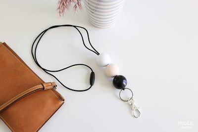 Ava-avainnauha (puuhelmi)