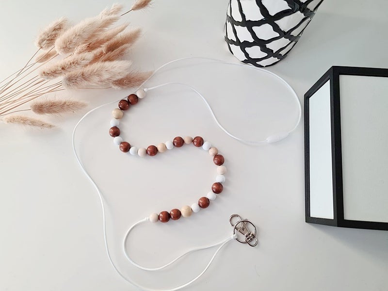 Saatavilla p&auml;ivittyv&auml; valikoima my&ouml;s pitki&auml; outlet-avainnauhoja.