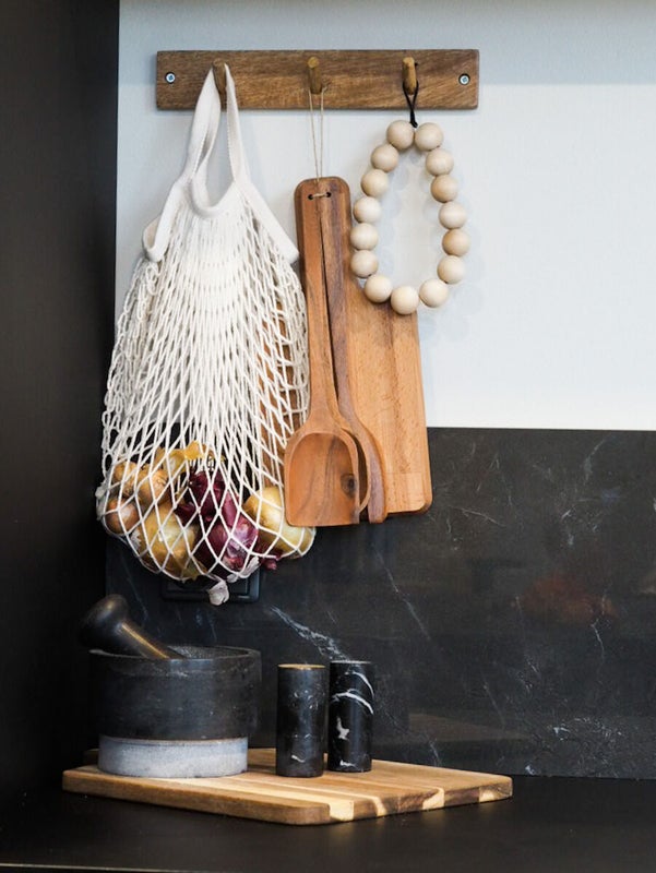 K&auml;ytt&ouml;kertojen v&auml;lill&auml; kaunis sisustusyksityiskohta keitti&ouml;ss&auml;.